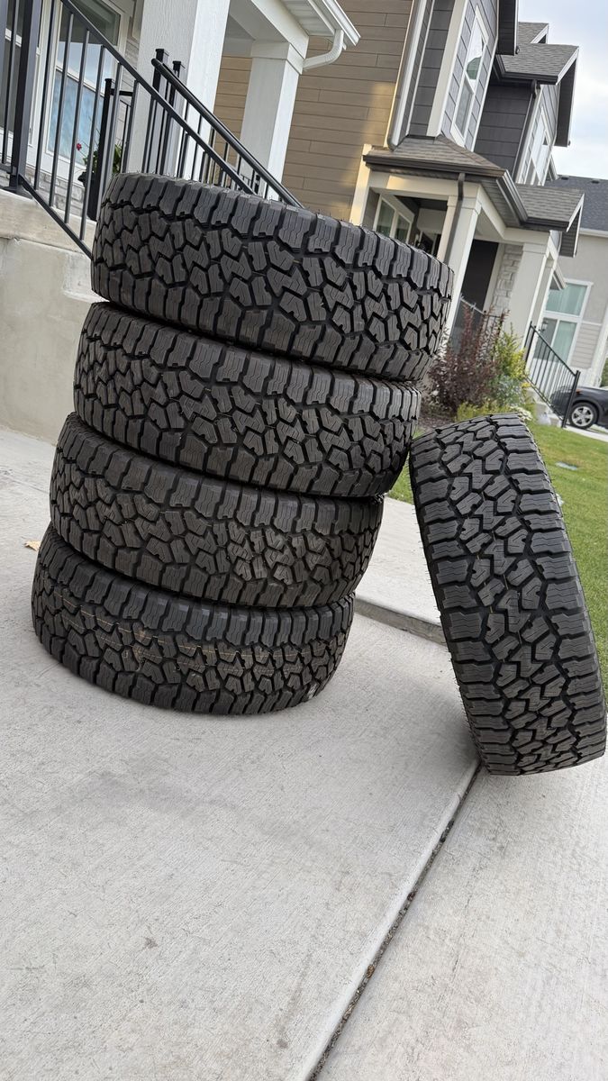 285/70R17 Falken Wildpeak AT3w new