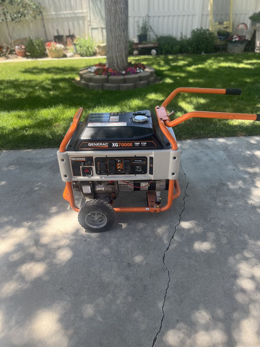 Generac XG7000E Portable Generator - 7000 Running Watts, 8750 Starting Watts