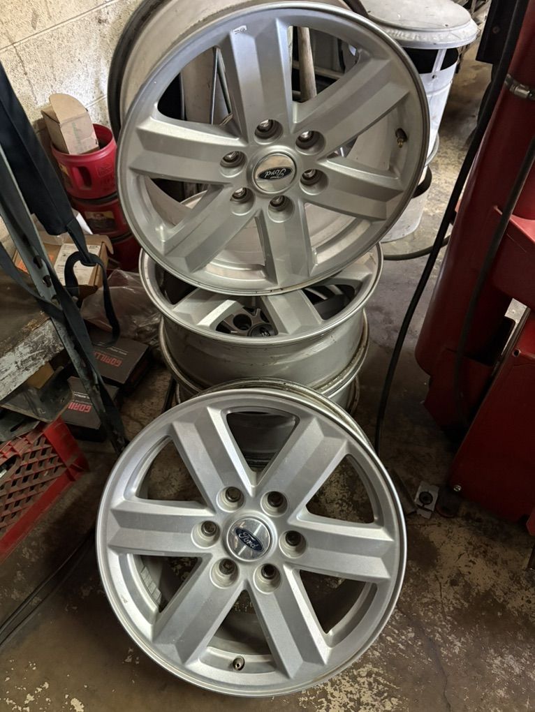 Ford F150 17 Factory Aluminum Wheels