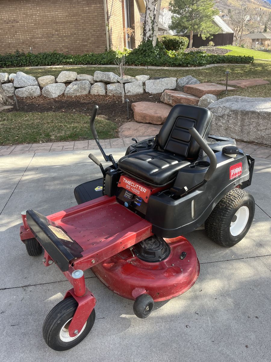 Toro Zero Turn Timecutter SS 4225 Riding mower