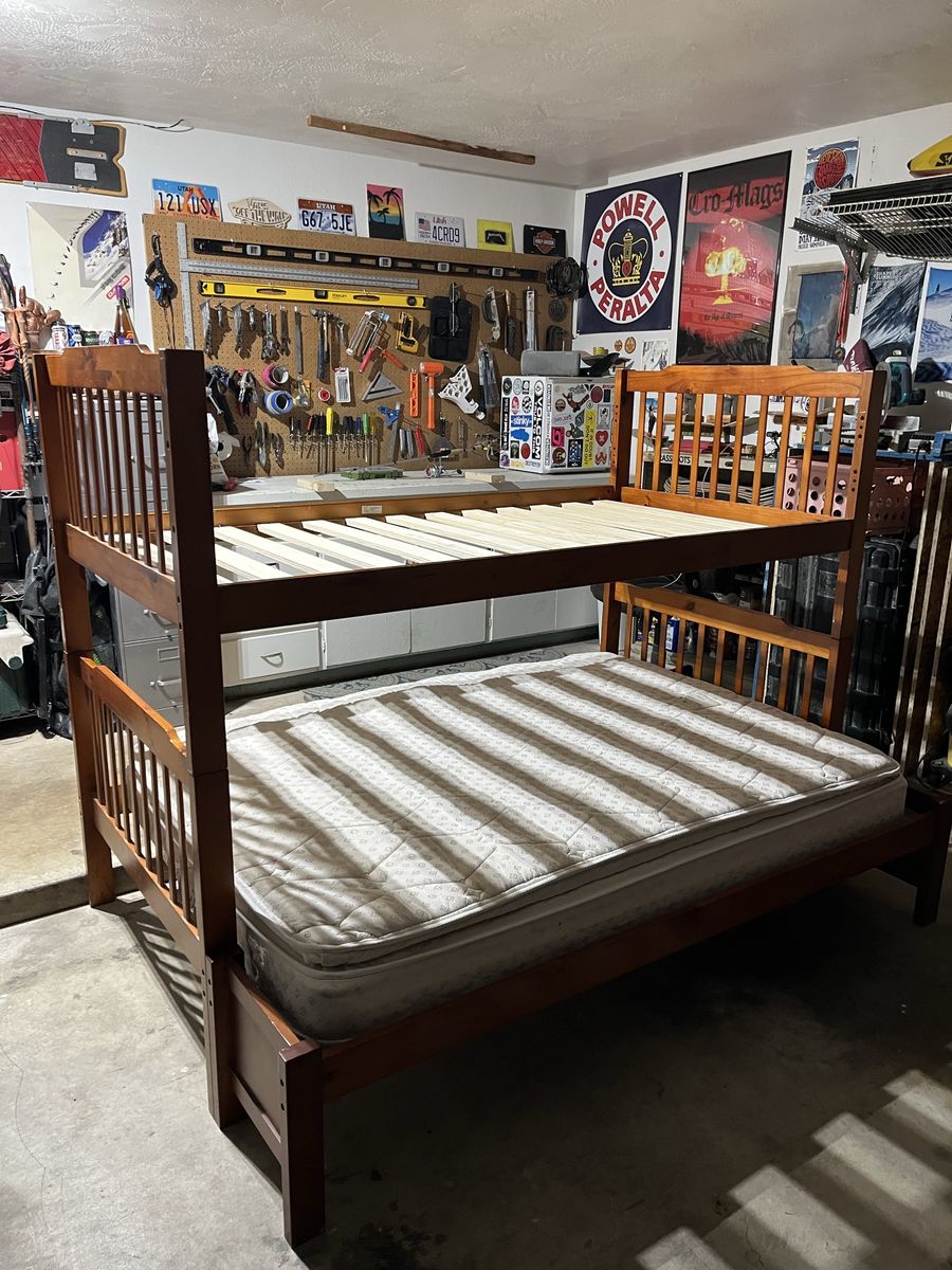 Kids bunk bed