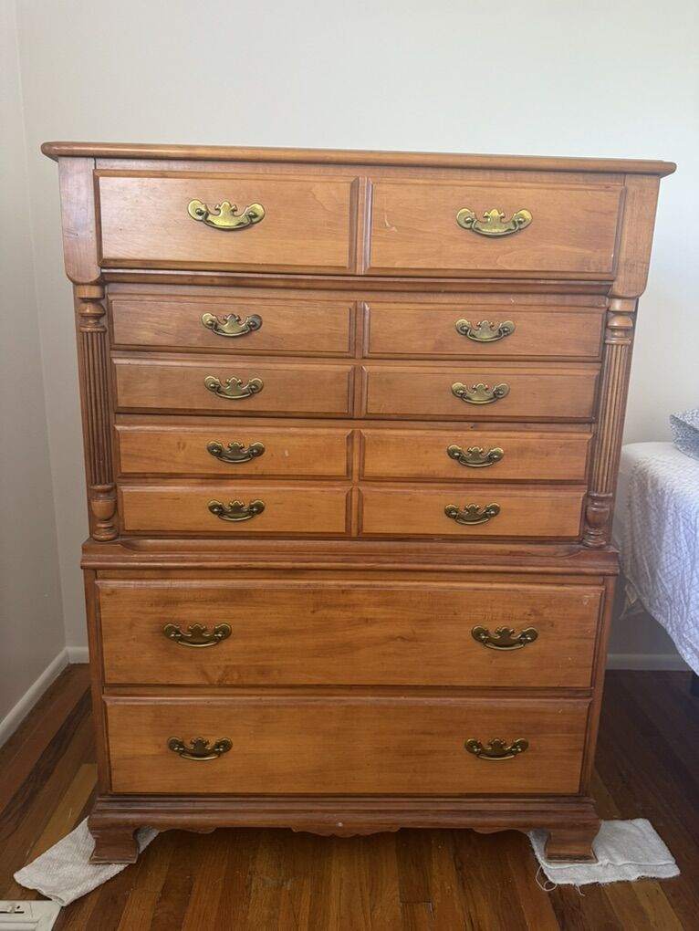 Vintage Dresser 5 Drawer Wood