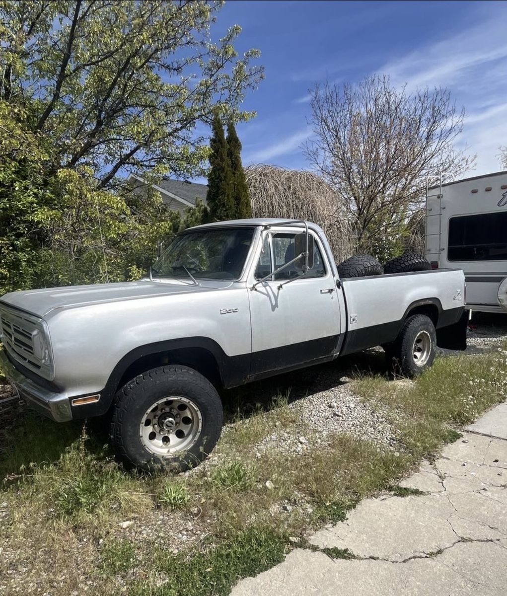 1972 dodge w200