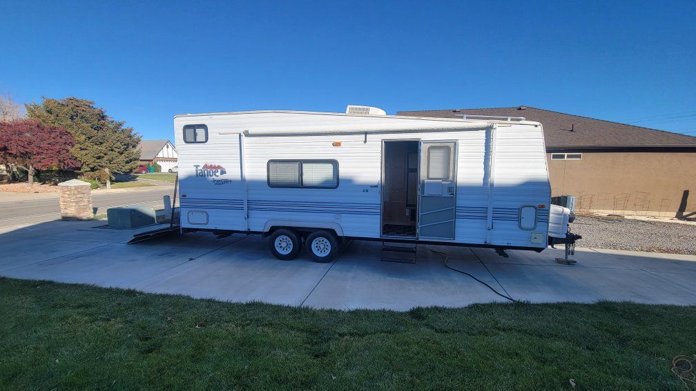 2000 Tahoe Transport Toyhauler by Thor