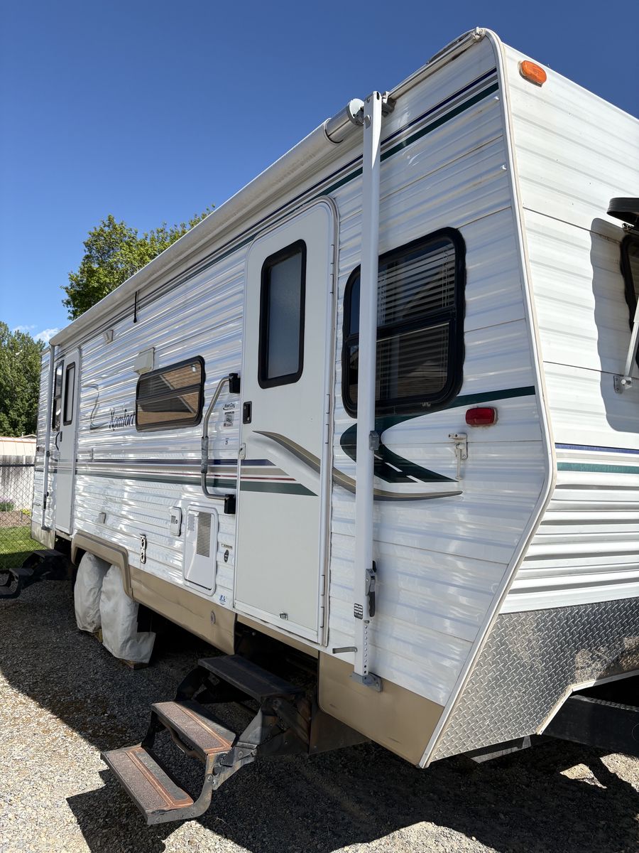 2004 Komfort 25TQS Trailer