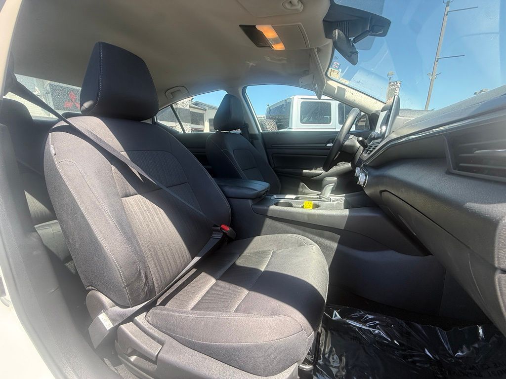 Main image 27