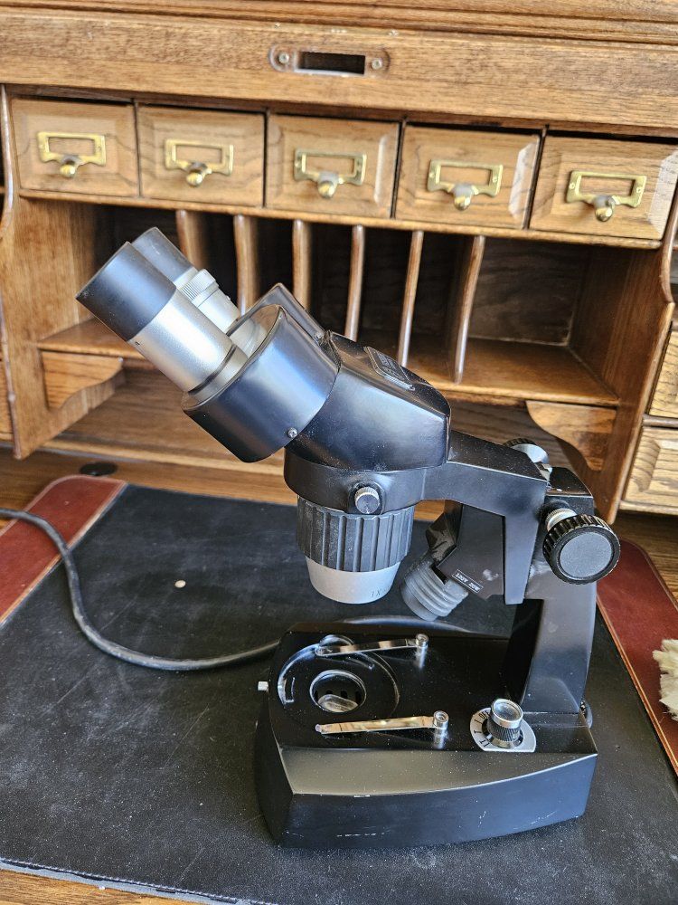 Fisher Scientific Microscope 120V 20W - Made in Japan