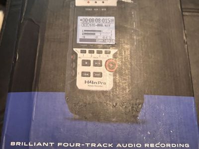 Zoom H4n Pro 4-Track Portable Handy Audio Recorder for Music, Film, Podcasting - like new