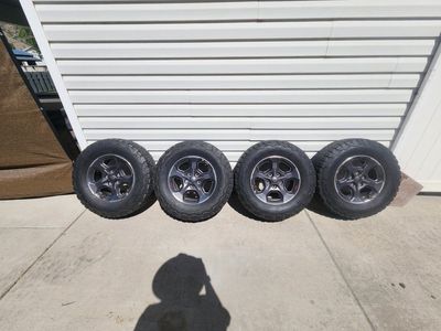 Set of 4 Jeep Gladiator Rubicon Wheels & Tires