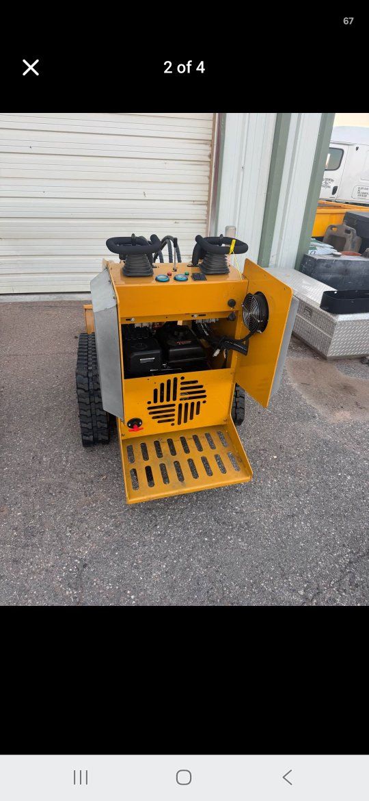 GH350 Mini Skid Steer Track Loader with Bucket - Compact & Versatile