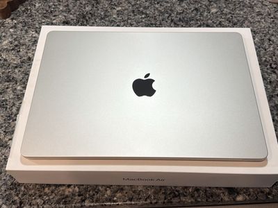 BRAND NEW MacBook Air 15 in