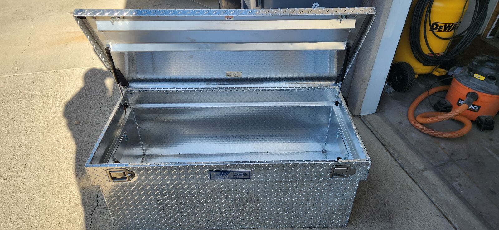 Large Diamond Plated Locking Aluminum Tool / Storage Box