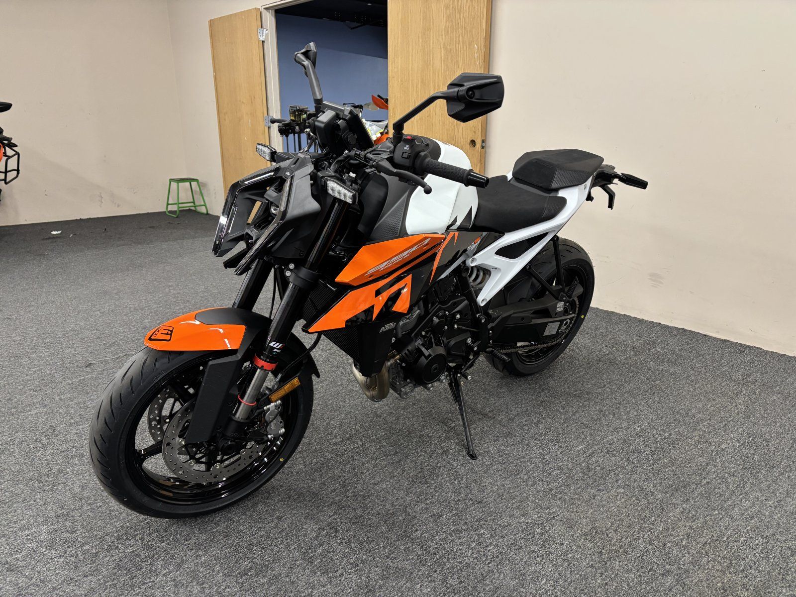 2027 KTM 990 DUKE