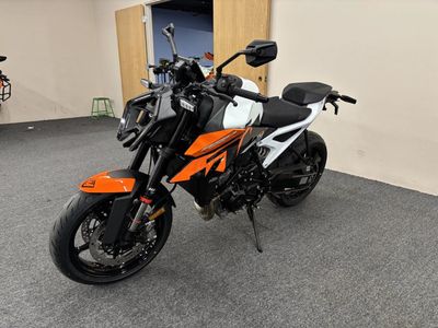 2027 KTM 990 DUKE
