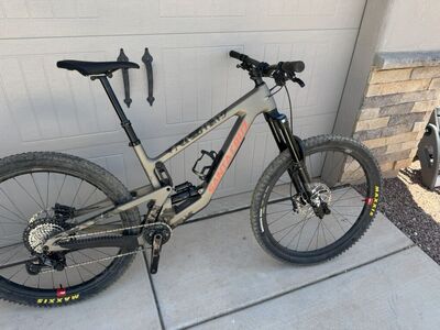 Santa Cruz Megatower Carbon Custom Build