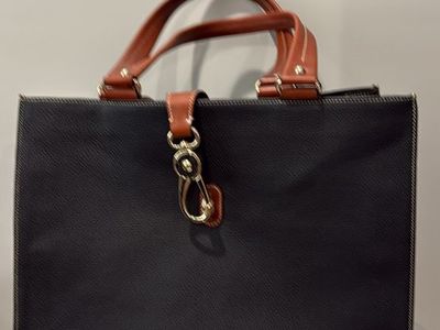 Dooney & Bourke Hand bag