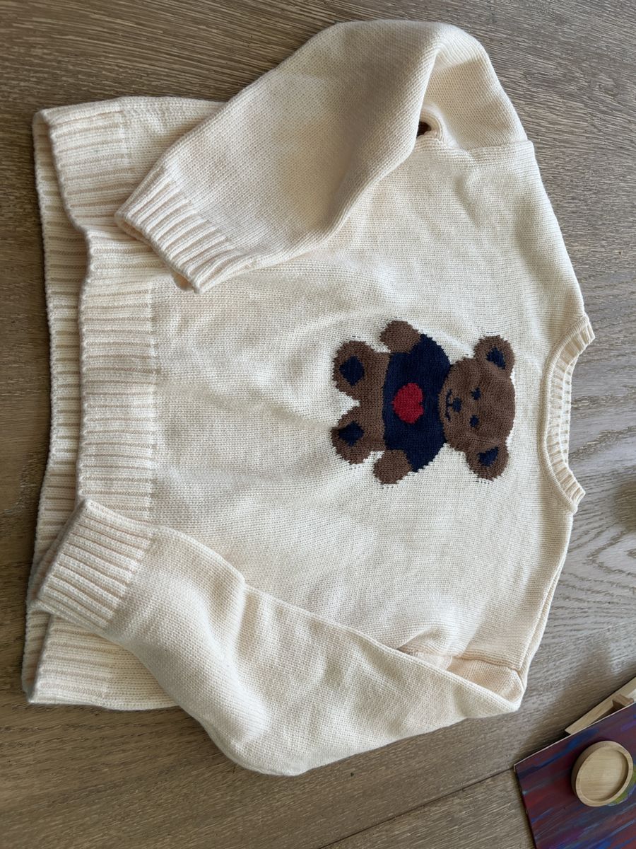  Knit Sweater with Bear Graphic