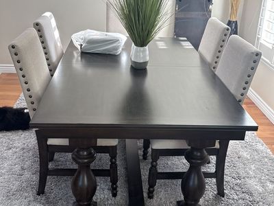 Dining room table & chairs