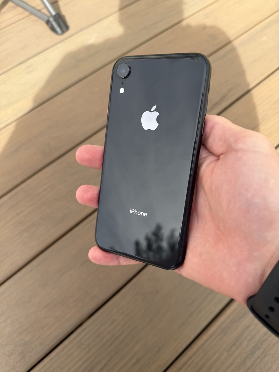 Black iPhone XR 64 GB Unlocked