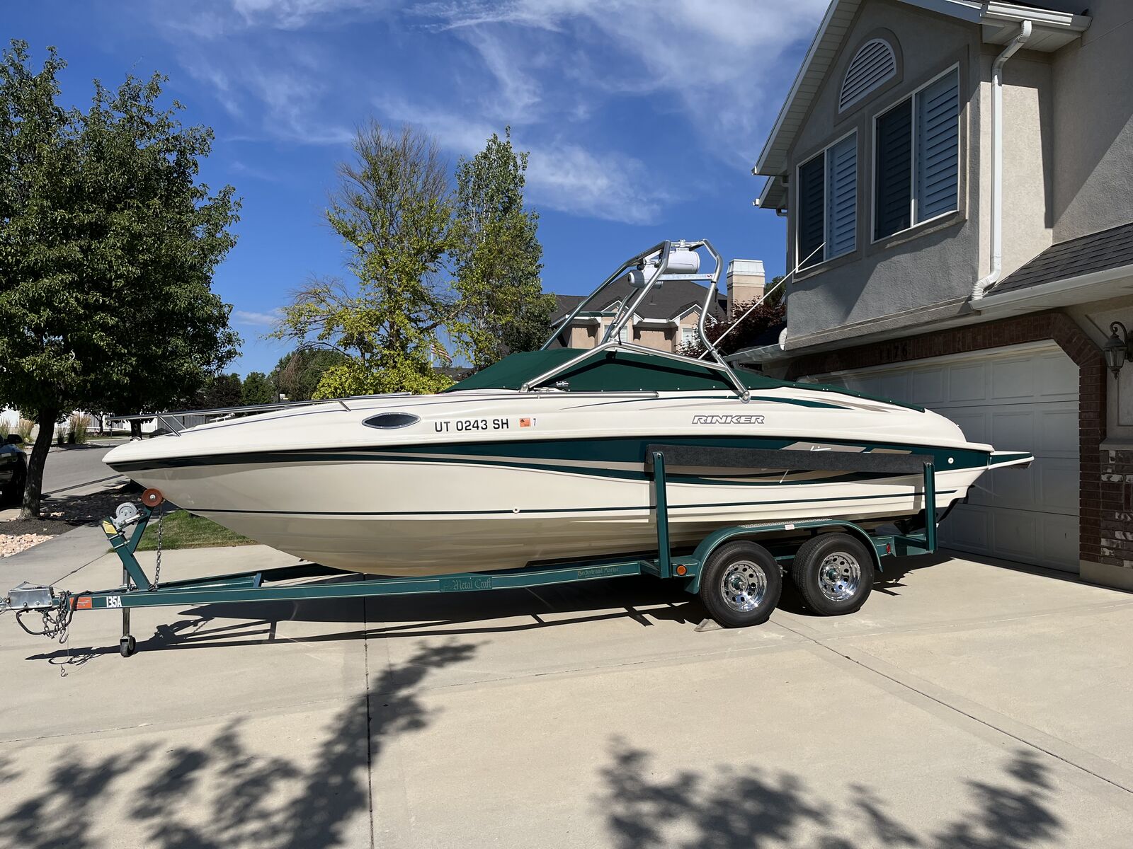 Rinker 232 cuddy garage kept