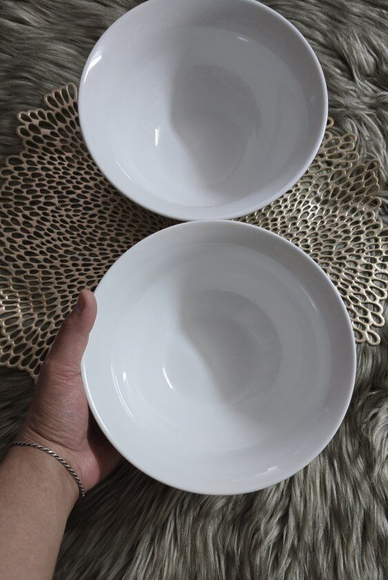 Kitchen supplies ( large bowl)