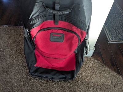 in Great condition LL Bean Rolling Gear Bag