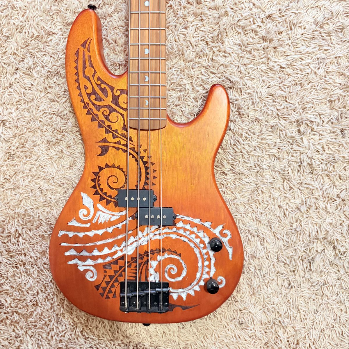 Luna electric bass