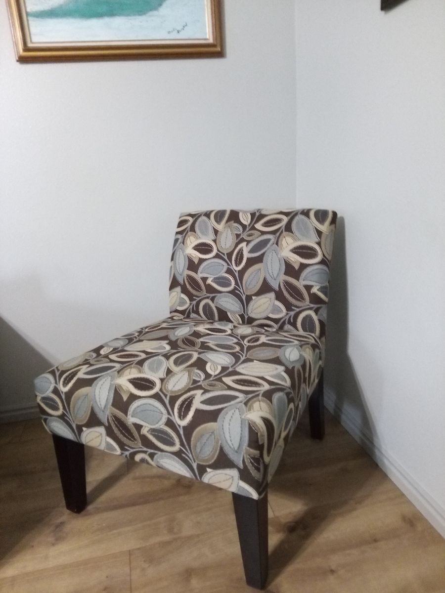 Floral accent Chair