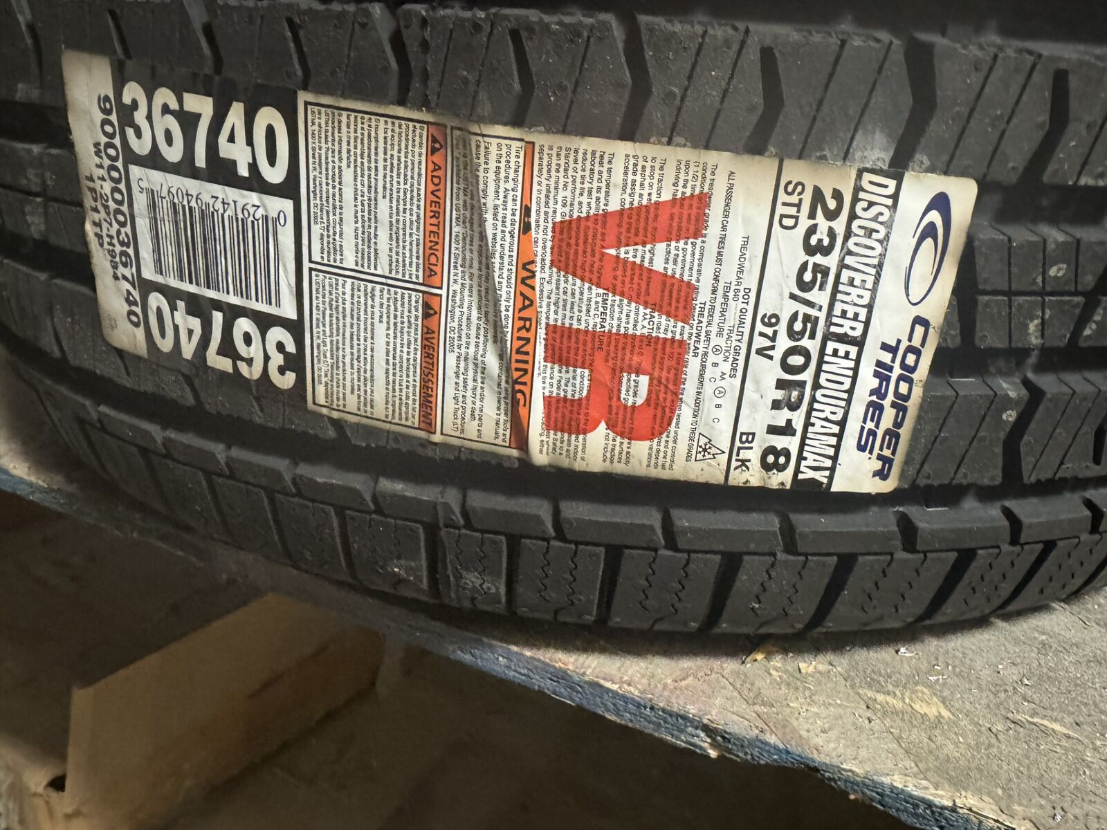 ONLY ONE TIRE!!!Cooper Discoverer EnduraMax