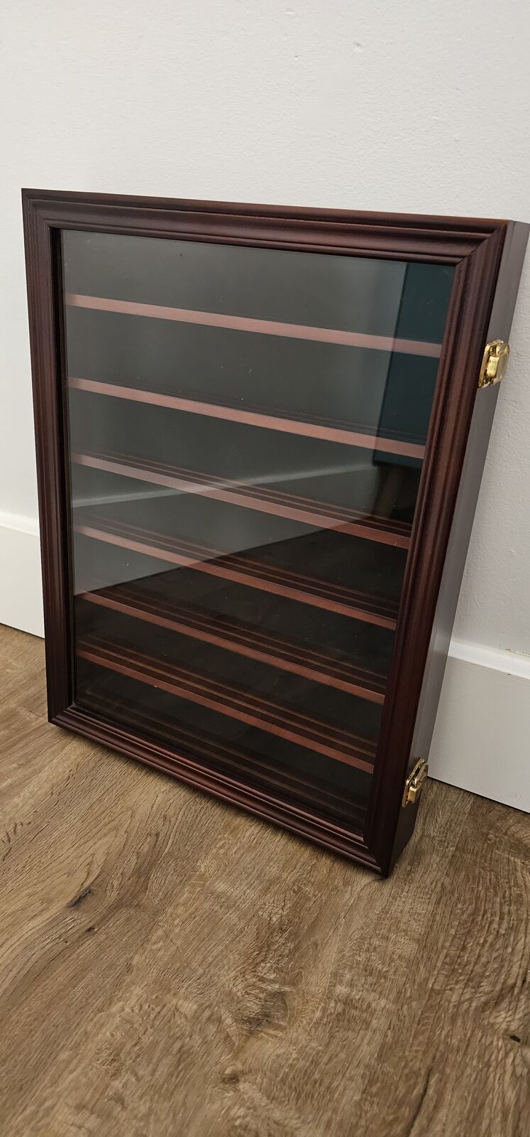 Glass display case w/ removable shelves