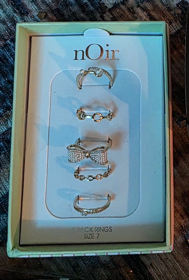 nOir 5-Pack Rings Size 7 Bow and Pearl Design Set