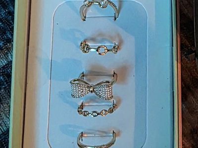nOir 5-Pack Rings Size 7 Bow and Pearl Design Set