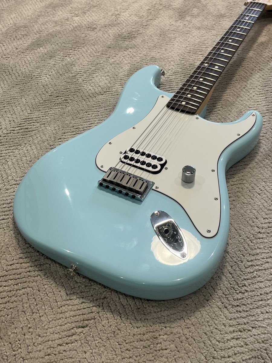 Tom DeLonge Strat Re-Issue
