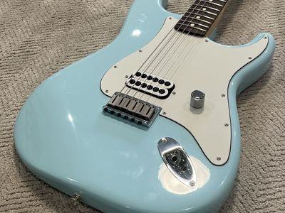 Tom DeLonge Strat Re-Issue