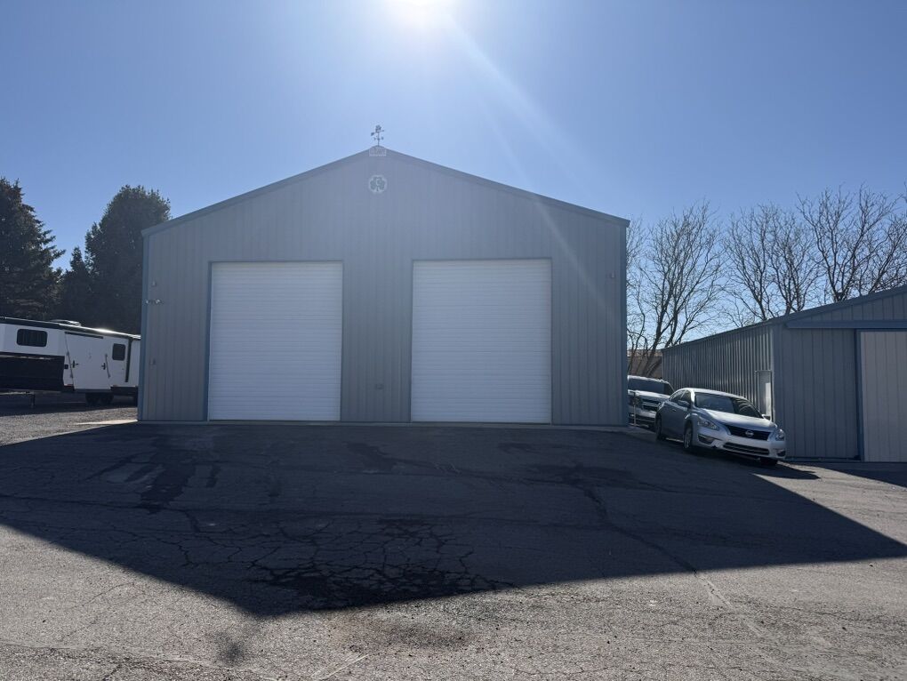 Warehouse/shop/storage