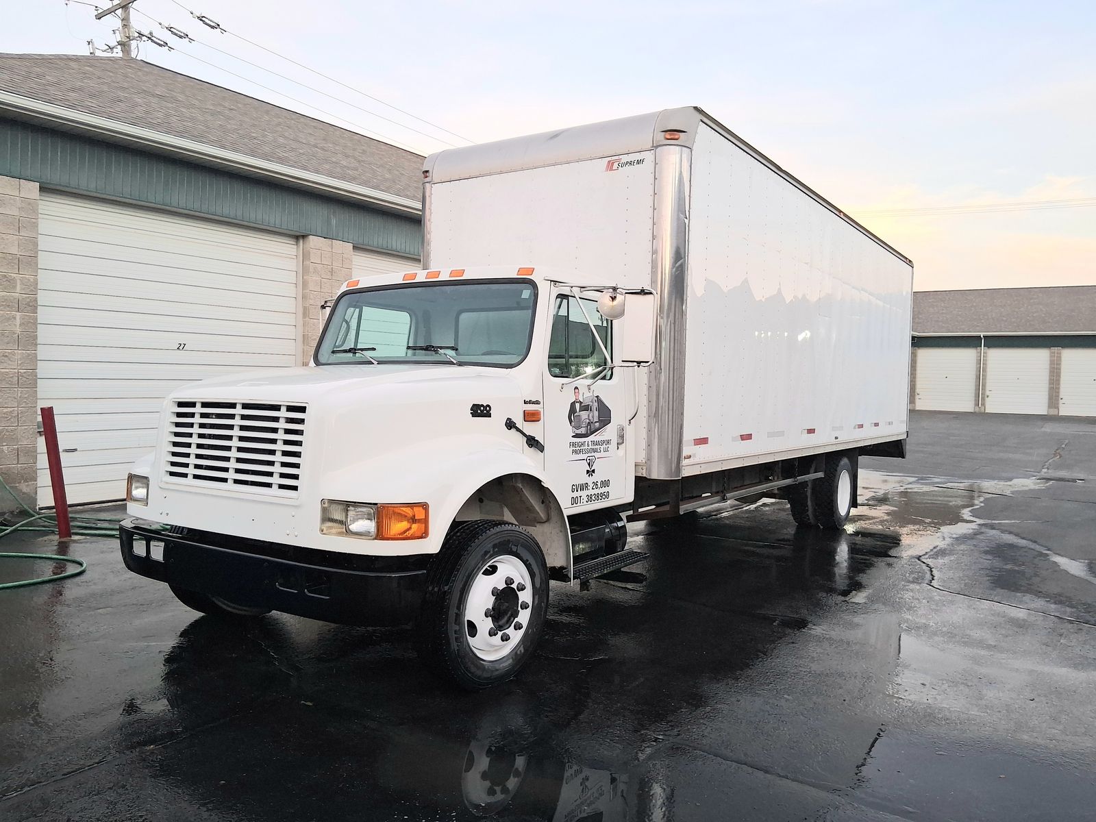 95 international 4700 LP  26 FT BOX TRUCK 7.3 Diesel , Alison Automatic, Only 135 K miles !!