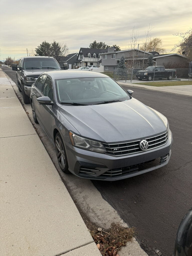 2018 Volkswagen Passat 2.0T R-Line