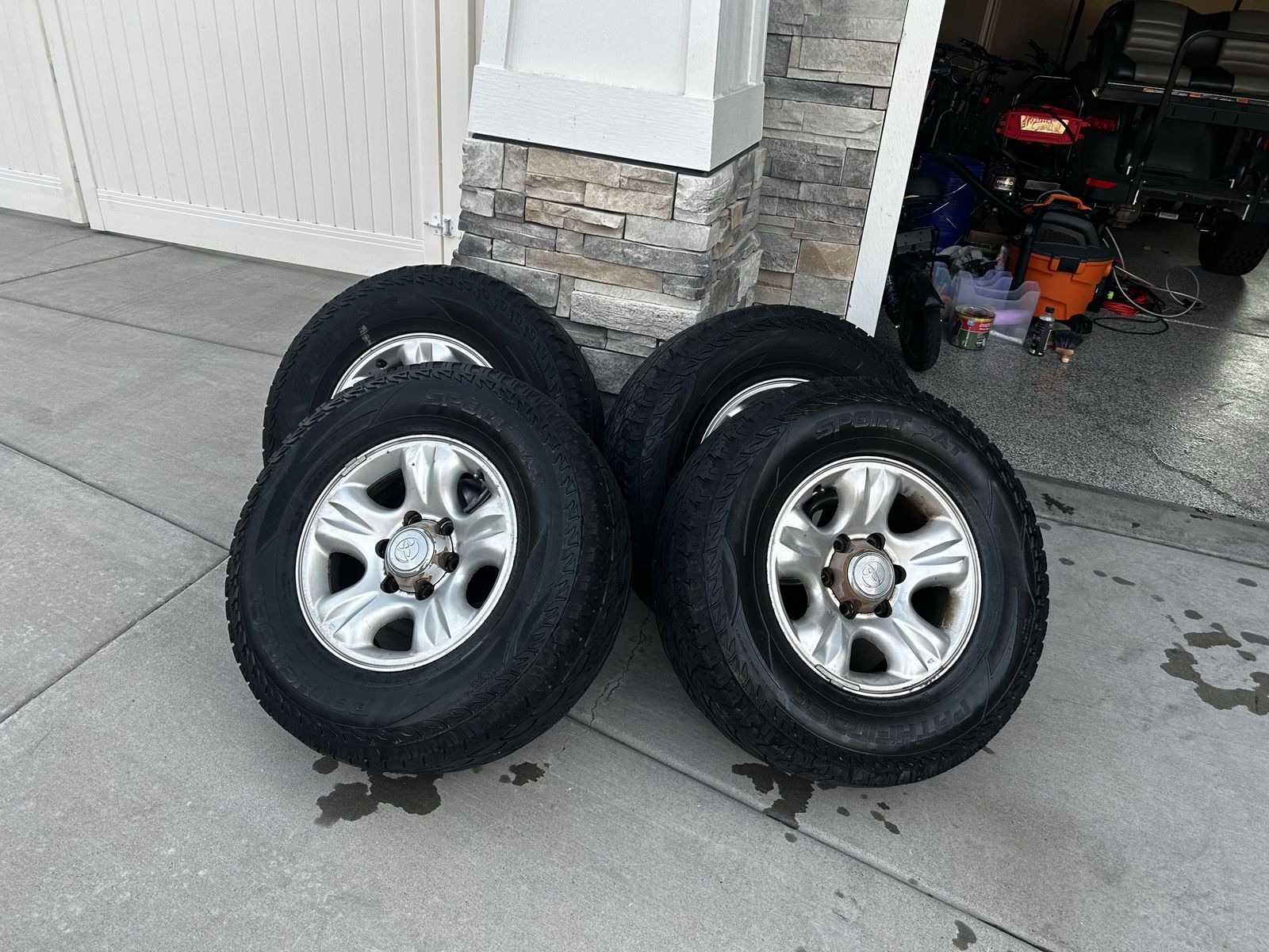 Pathfinder Sport S A/T Tires With Toyota Wheels P265/70R16 - 3rd gen Forerunner 200$