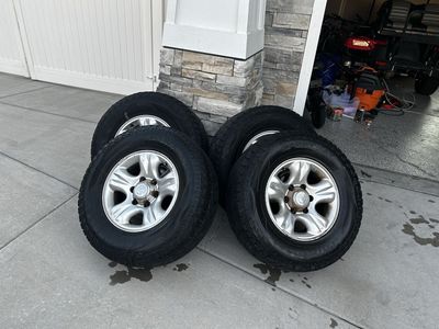 Pathfinder Sport S A/T Tires With Toyota Wheels P265/70R16 - 3rd gen Forerunner 200$