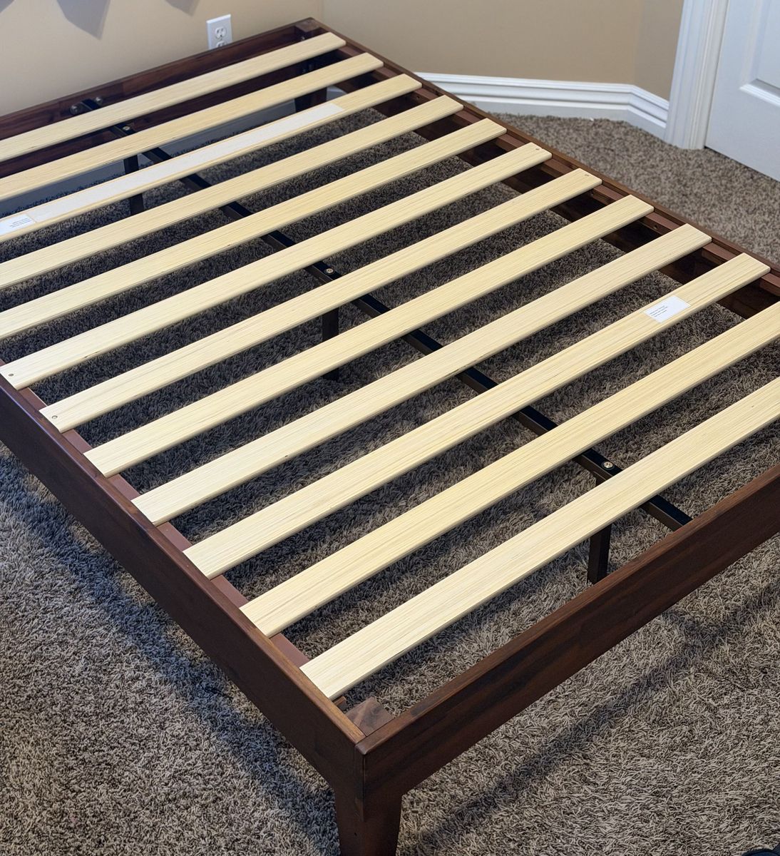 ZZinus full size Marissa 12” Deluxe Wood Platform Bed Antique Espresso Finish like new