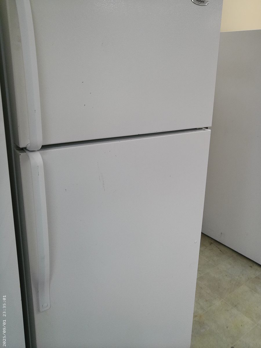 White 18 cf Top Freezer Refrigerator~90 Day Guarantee~Works Great