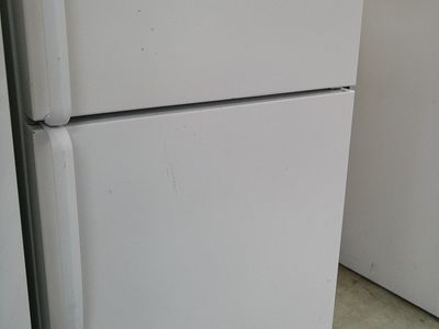 White 18 cf Top Freezer Refrigerator~90 Day Guarantee~Works Great
