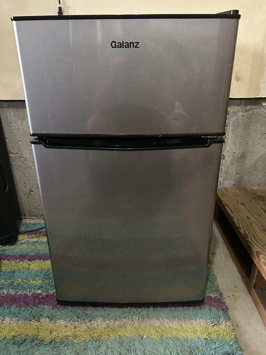 Galanz 3.1 Cu Ft Mini Fridge with Freezer