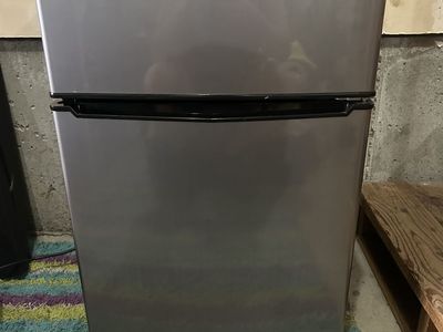Galanz 3.1 Cu Ft Mini Fridge with Freezer