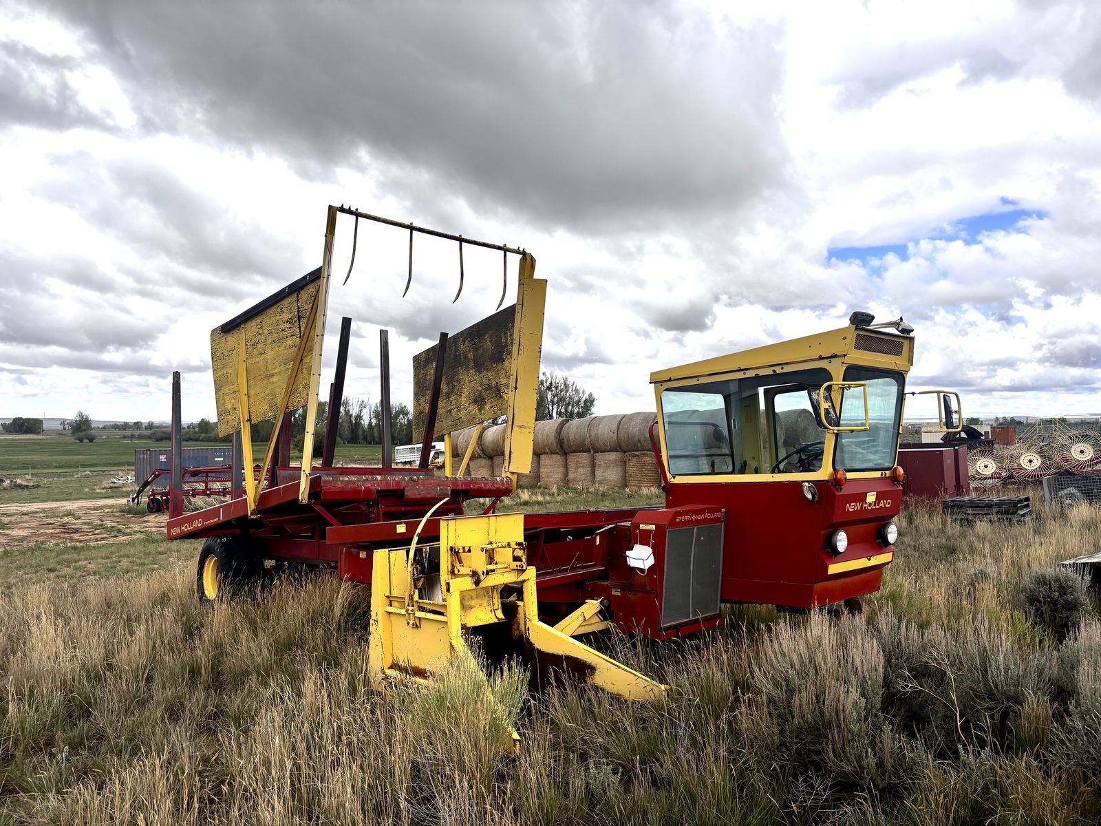 New Holland Stackcruiser Hay Stacker