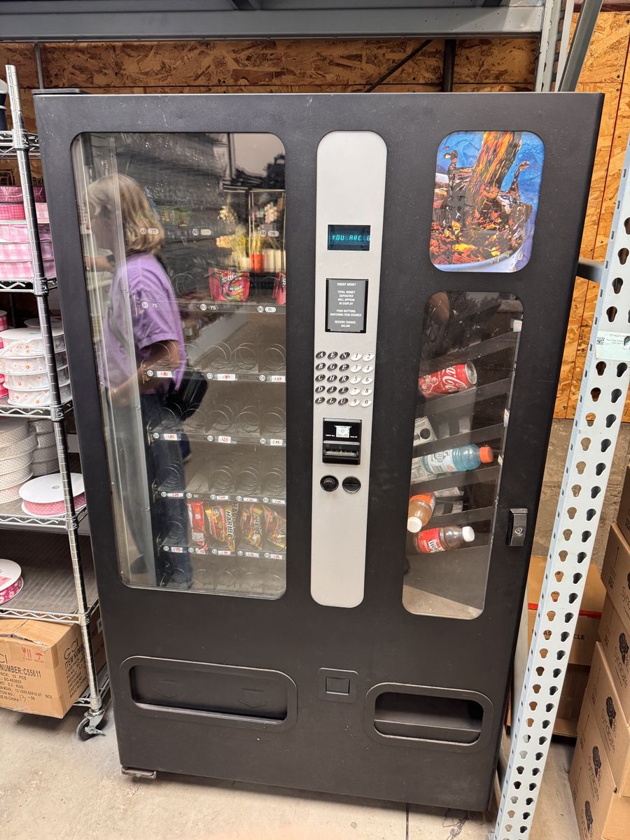 Vending Machine – Dual Zone (Cold + Ambient) | $199.99 | Provo Pickup