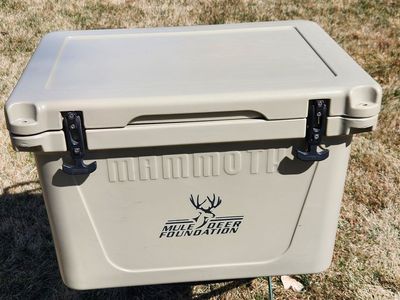 Mammoth Ranger 65 Qt Hard Cooler Ice Chest NICE