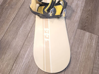 Vision 144 Snowboard with Liquid Bindings