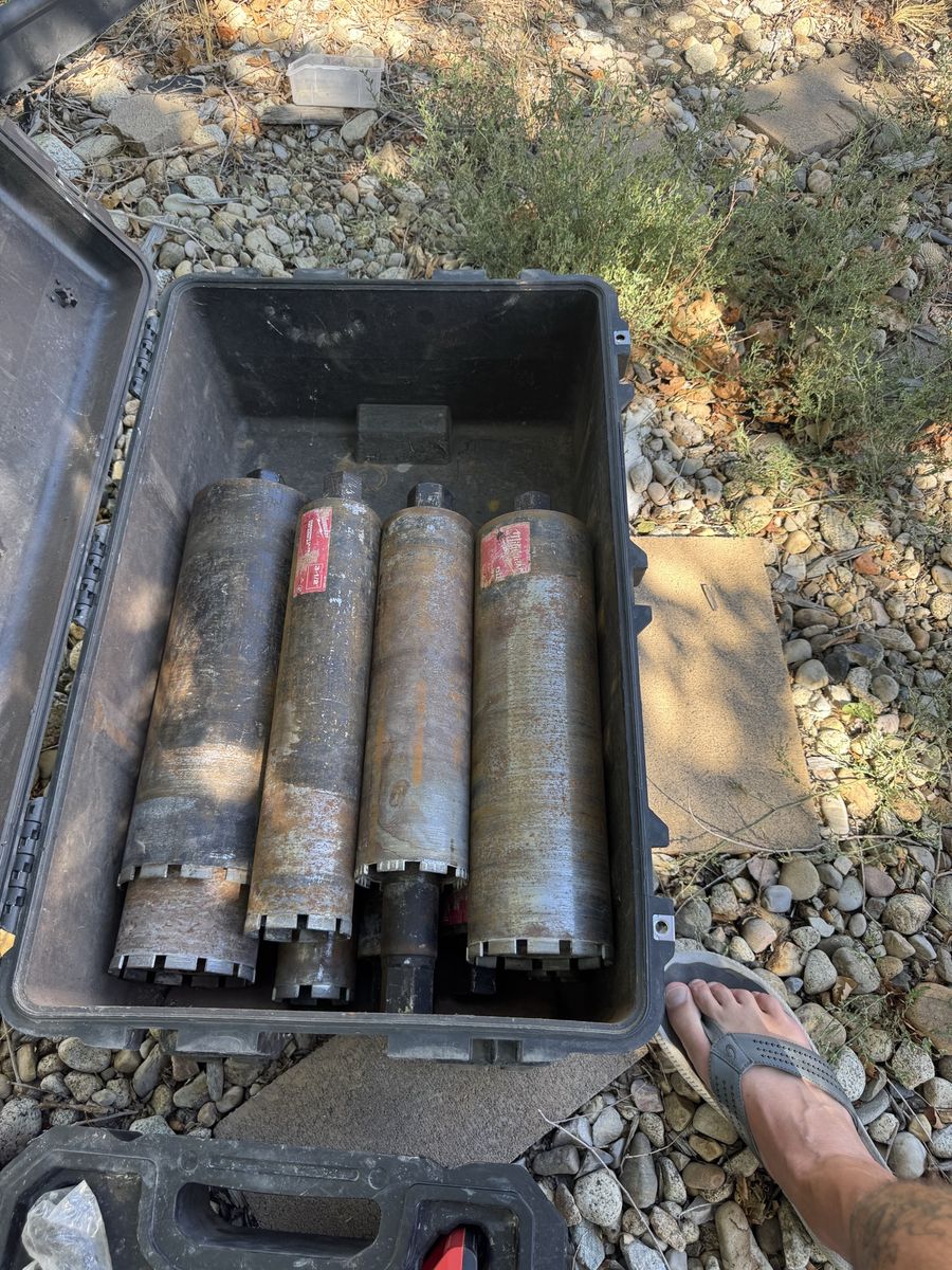 Milwaukee cord drill bits. 2 - 2”, 3-3” 2-4”, 1-31/2”, 2-5” 1-6” 