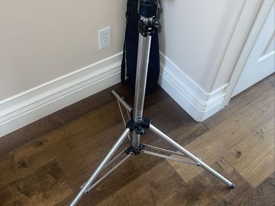 Paul Mitchell Cosmetology Mannequin Head Wig Stand Styling Tripod